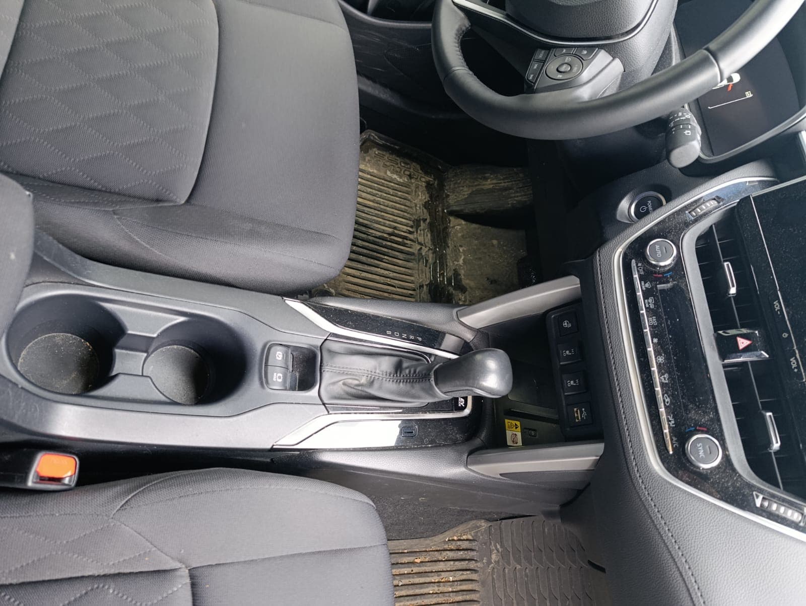 Toyota Interiér Před